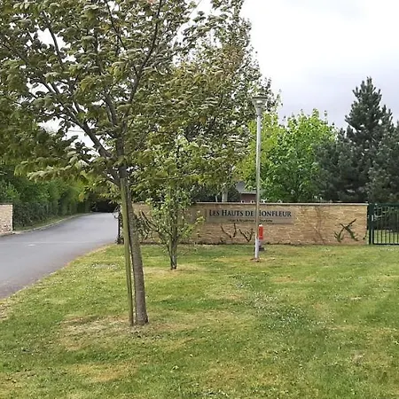Le Maurifleur Vous Accueille A 3 Km De Honfleur Appartement Équemauville Buitenkant foto
