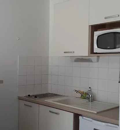 Le Maurifleur Vous Accueille A 3 Km De Honfleur Appartement Équemauville Buitenkant foto